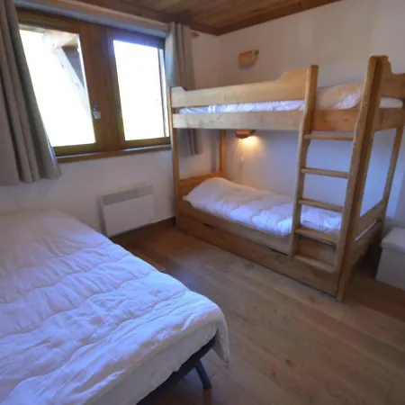 De Standing Calme, Proche Des Pistes, Avec Balcon, Terrasse, Et Garage Prive Aux Gets - Fr-1-623-85 *